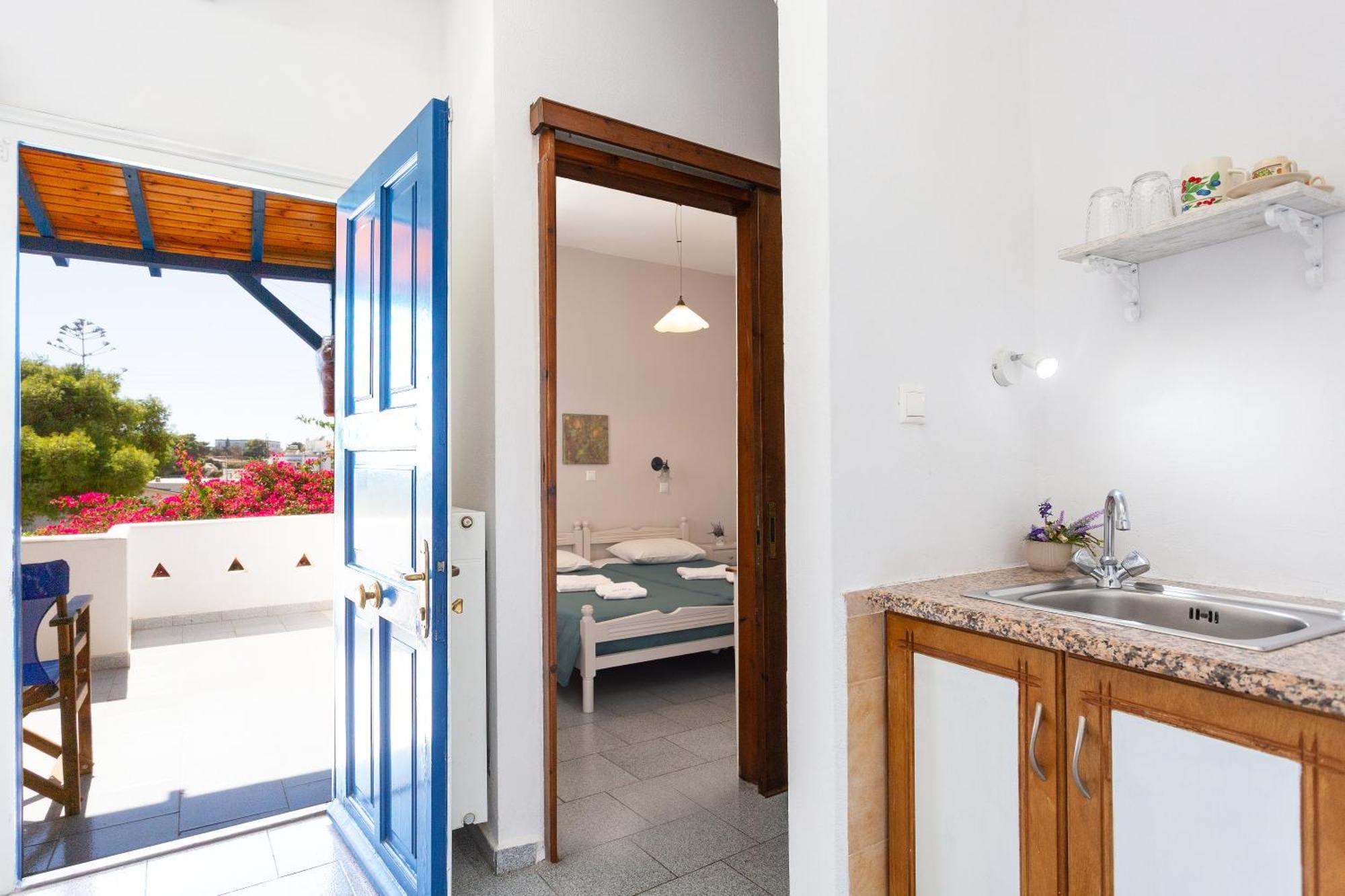 Dora'S Studios & Apartments Mégas Yialós-Nítes Екстериор снимка