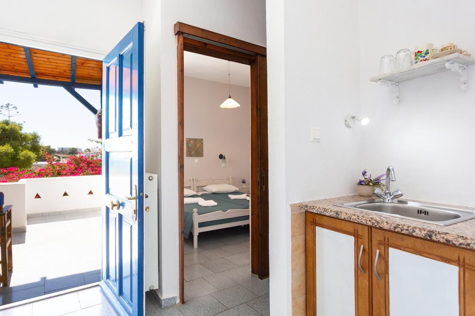 Dora'S Studios & Apartments Mégas Yialós-Nítes Екстериор снимка