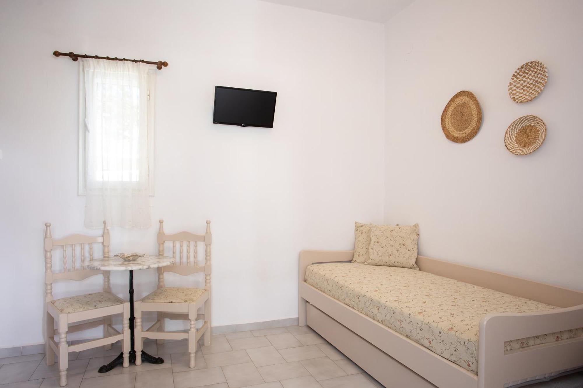 Dora'S Studios & Apartments Mégas Yialós-Nítes Екстериор снимка