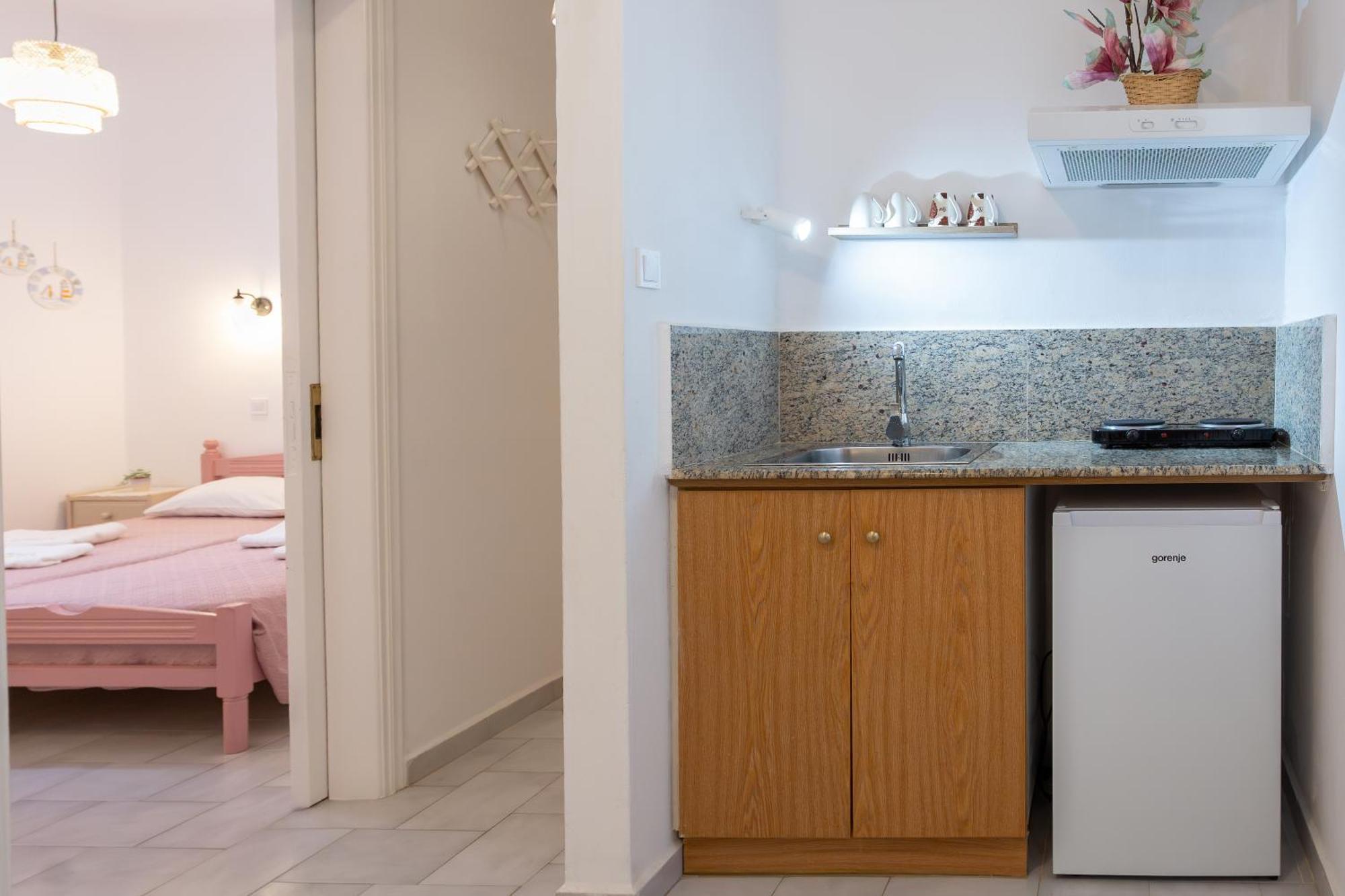 Dora'S Studios & Apartments Mégas Yialós-Nítes Екстериор снимка